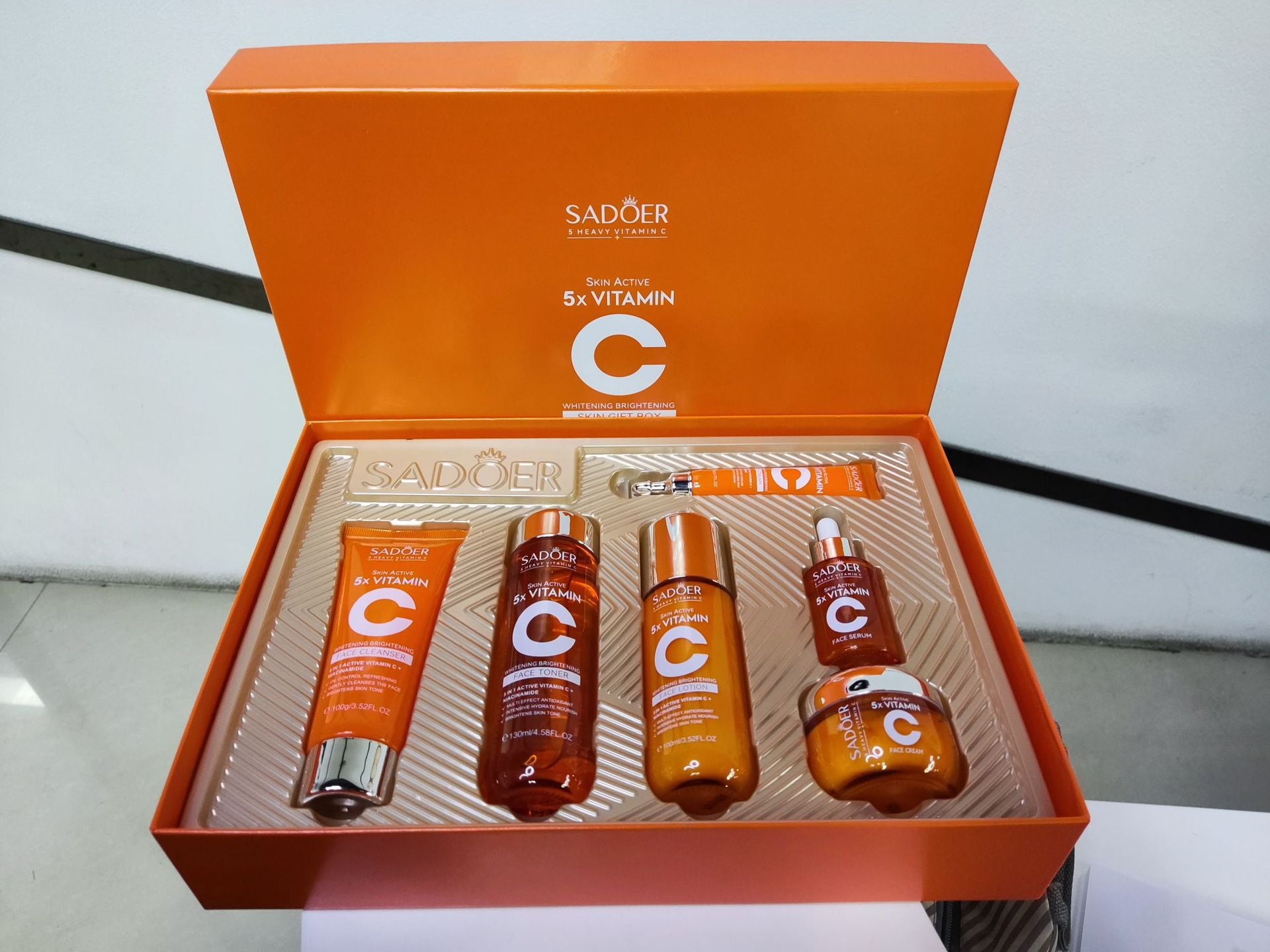 Vitamin C Whitening Multi-Effect Serum for Bright Glowing Skin